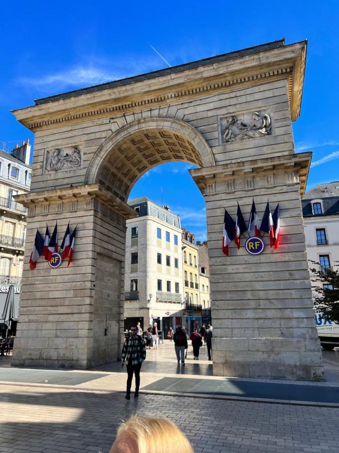 Rempart Tivoli Coeur De Ville Дижон Экстерьер фото